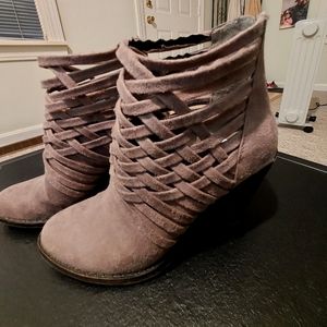 Strappy Gray Suede Fergalicious Women's Boots Size 5.5M